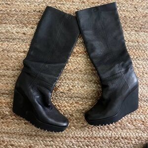 GUCCI Black Leather Wedge Boots